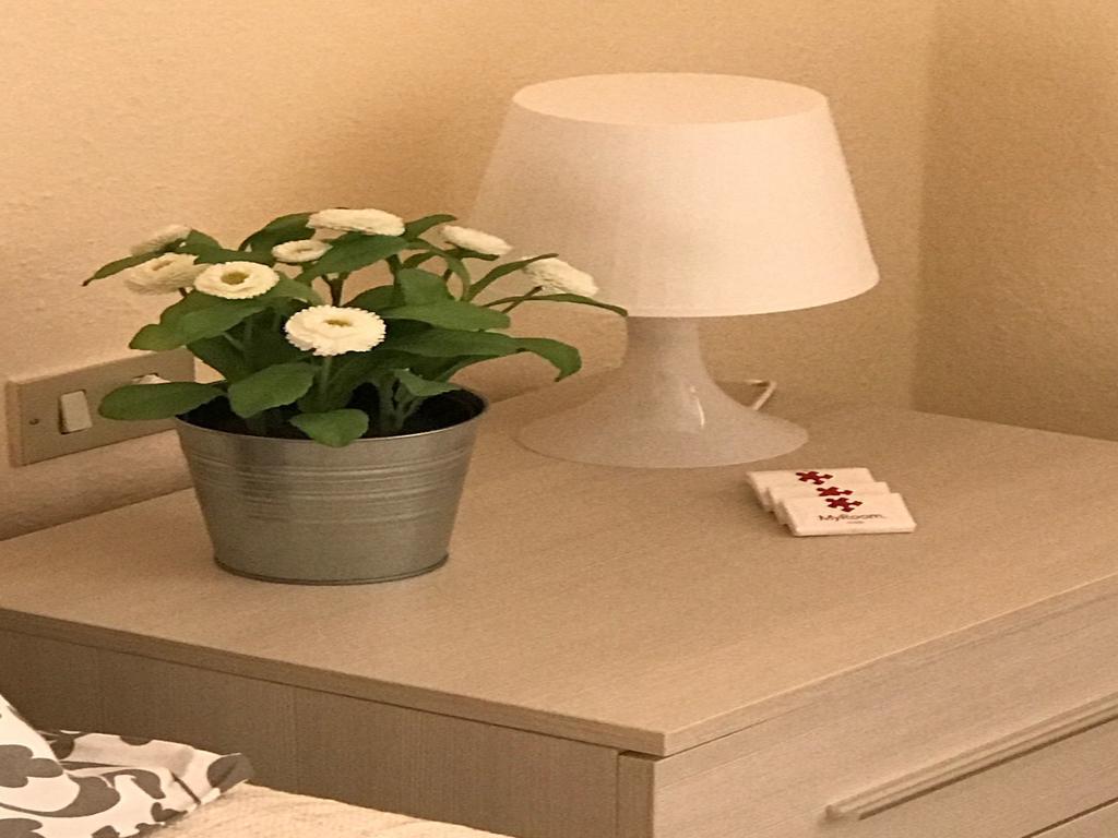 Myroom Station In Town 2